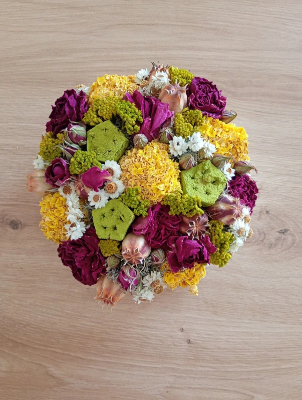 Ikebana zo sušených kvetov